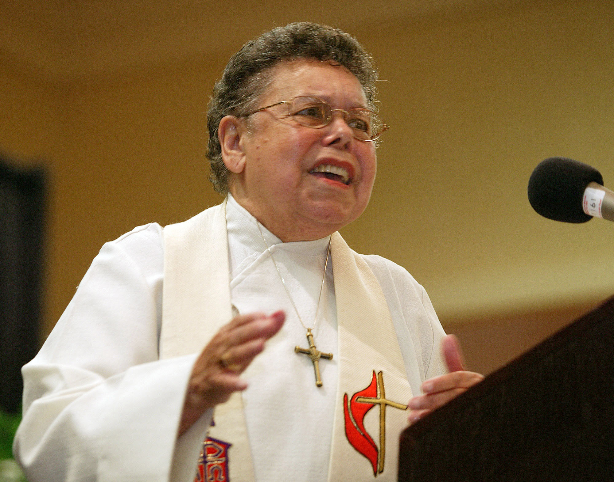United Methodist Bishop Leontine Turpeau Current Kelly preaches during evening worship at the first reunion of the former Central Jurisdiction of the Methodist Church in College Park, Ga., in 2004. Kelly died at age 92 on June 28. A file photo by Mike DuBose, UMNS. Accompanies UMNS story #195. 6/28/12.